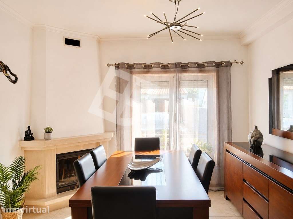 Apartamento T2 Mobilado em Localização Privilegiada - Grande imagem: 2/13