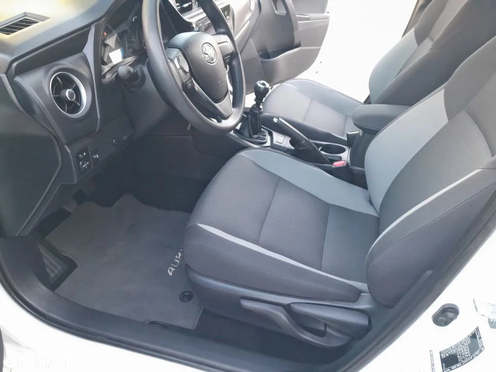 Toyota Auris 1.33 VVT-i Sprint - 11