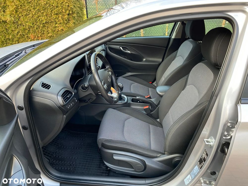 Hyundai i30 1.5 DPI Classic + - 19