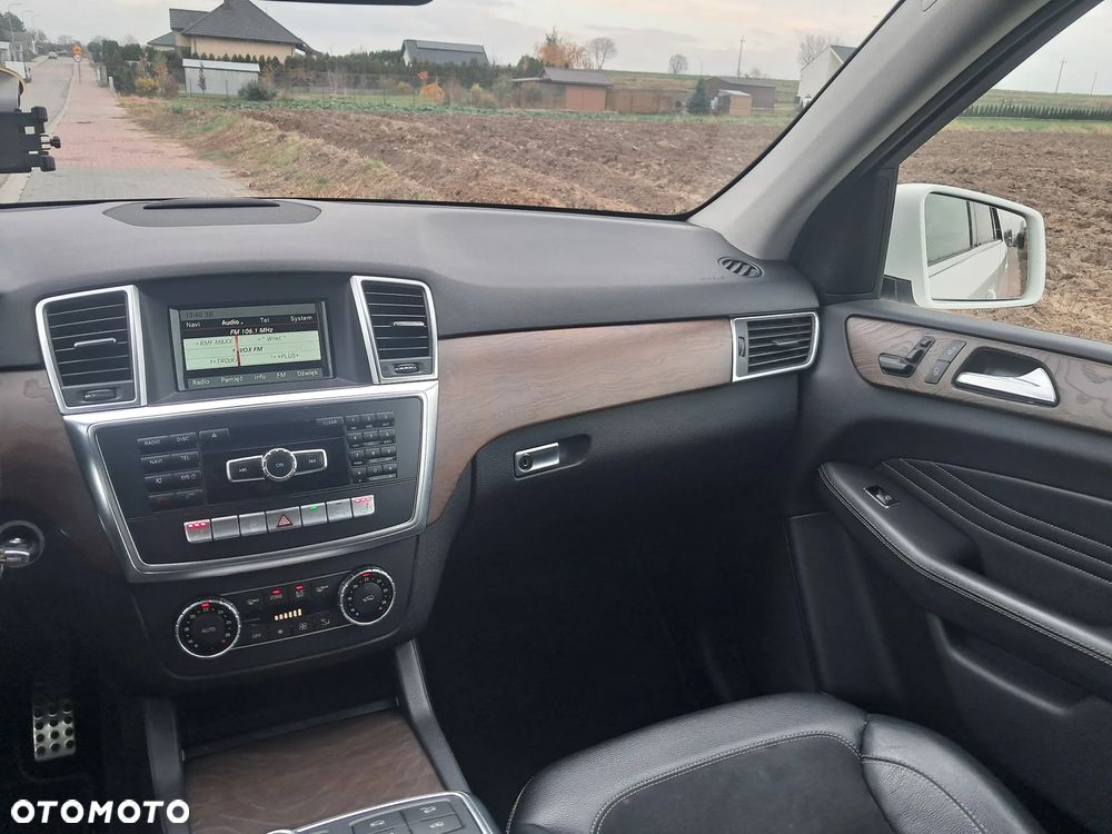 Mercedes-Benz ML - 15