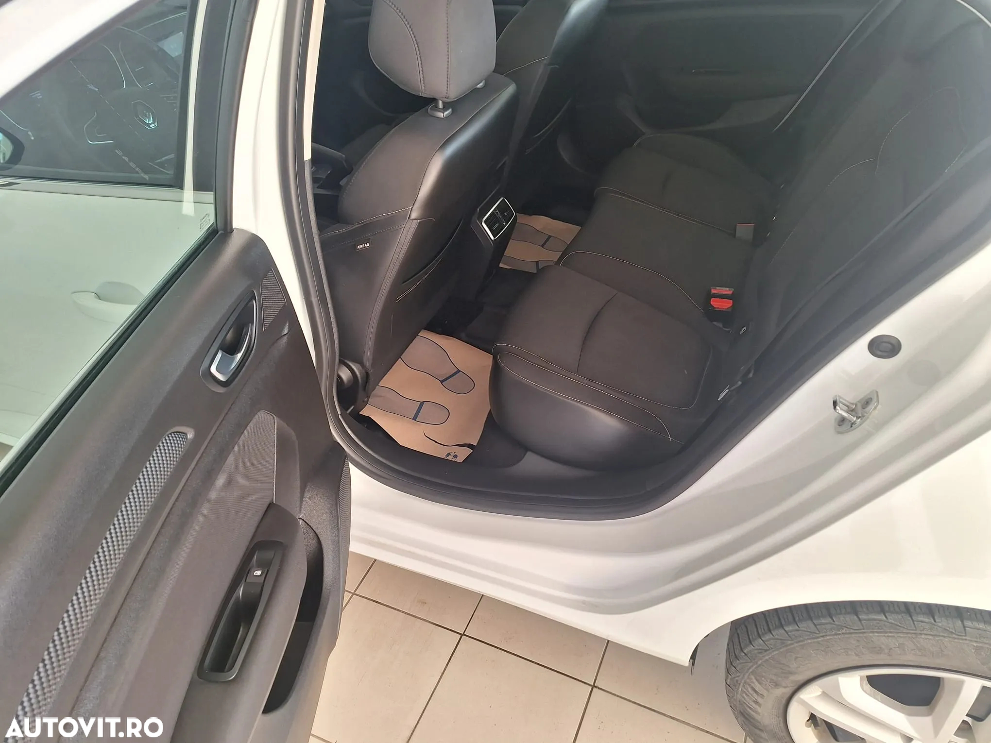 Renault Megane TCe EDC Zen - 7