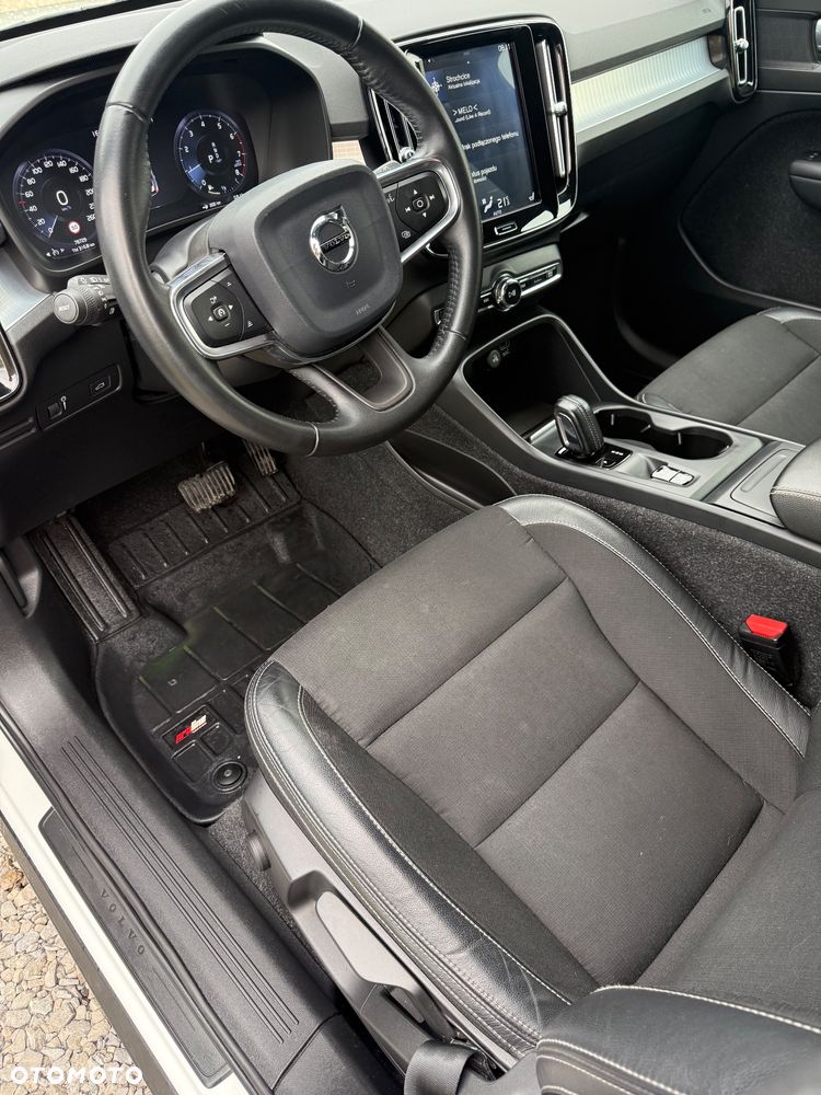 Volvo XC 40 T3 Momentum Pro - 16