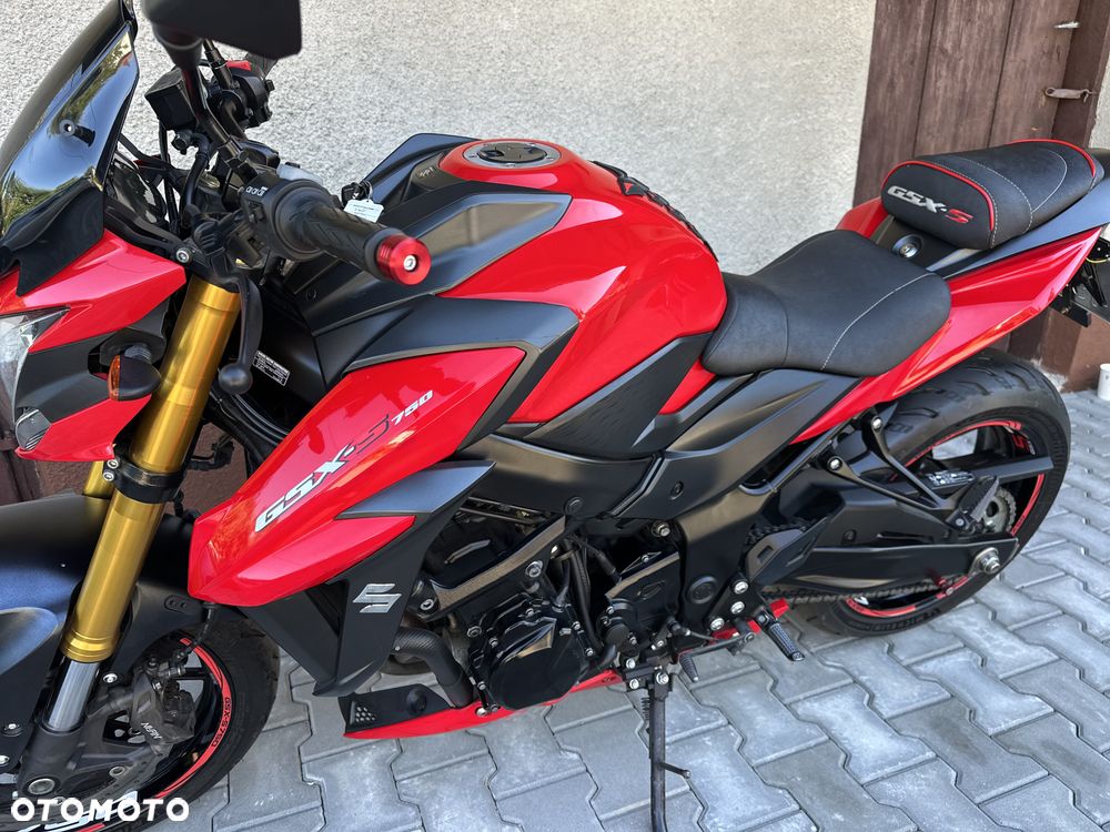 Suzuki GSX - 10