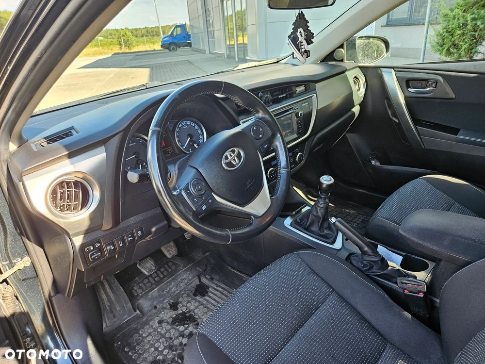 Toyota Auris 1.4 D-4D Premium - 17