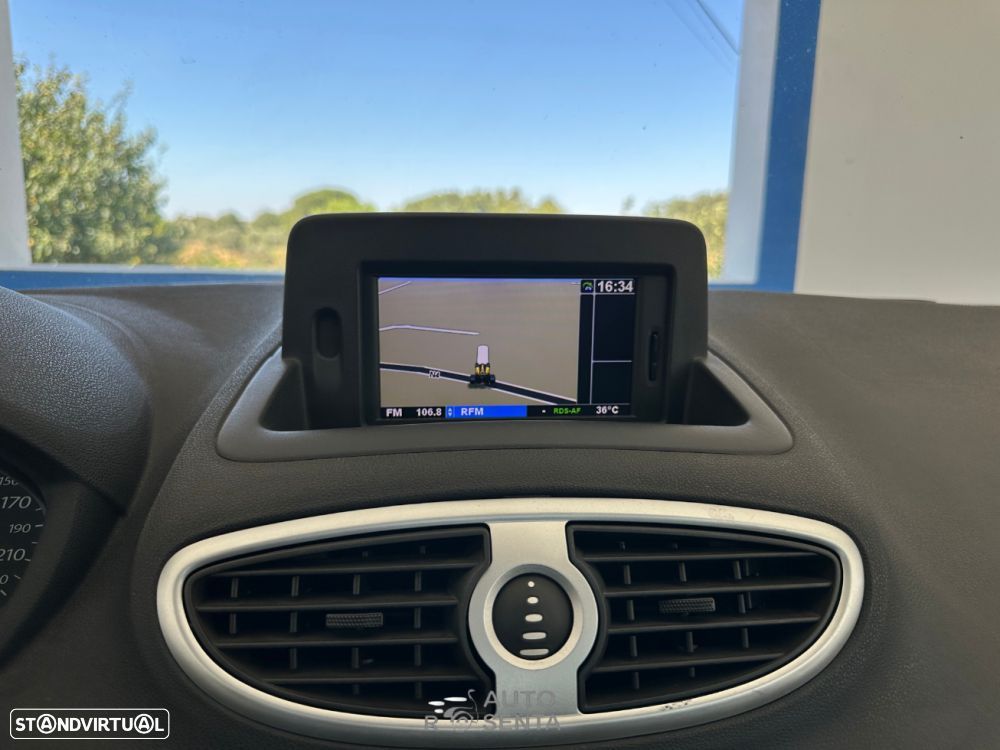 Renault Clio - 10