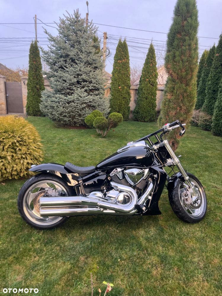 Suzuki Intruder - 3