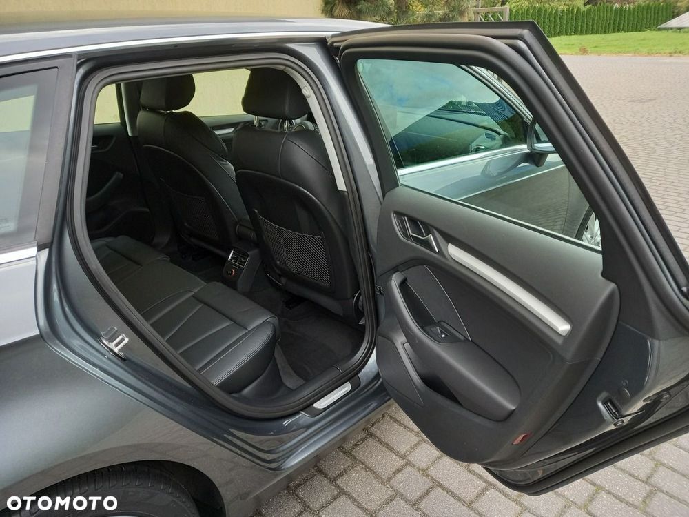 Audi A3 Sportback 1.6 TDI DPF S line Sportpaket - 23