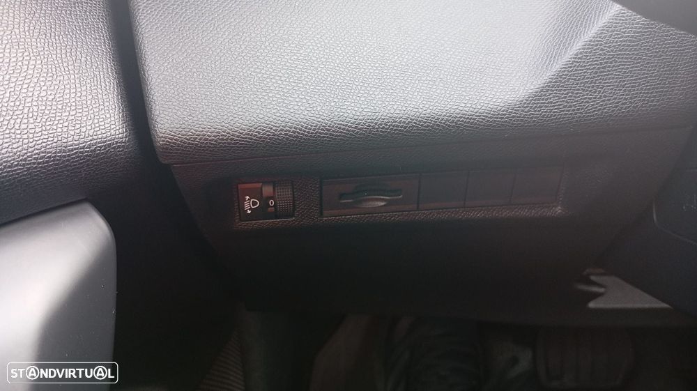 Peugeot 308 BlueHDi FAP 130 EAT8 Stop & Start Active Pack - 28