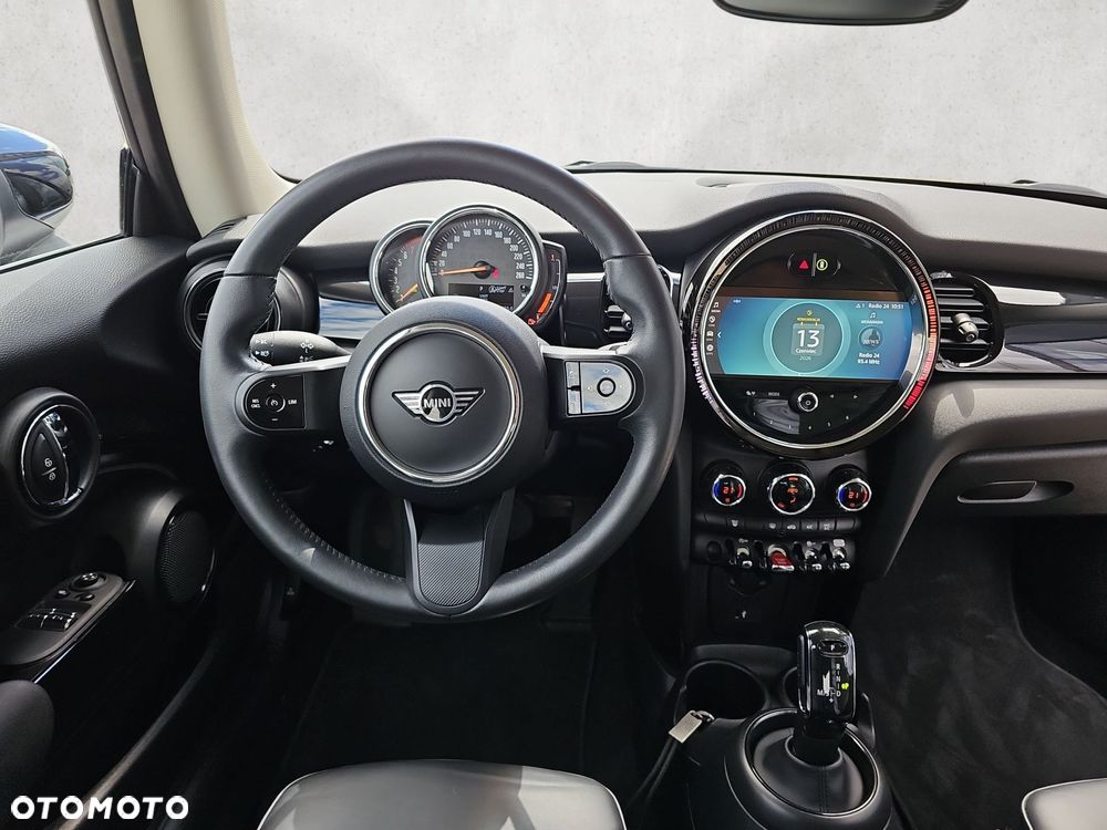 MINI Cooper Standard - 10