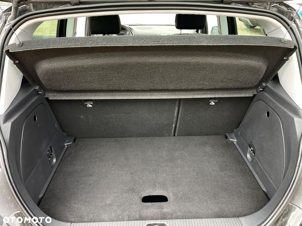 Opel Corsa 1.4 16V Active - 30