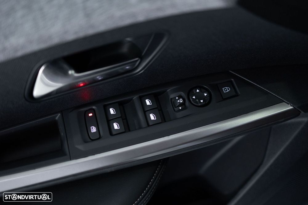 Peugeot 3008 1.2 PureTech Allure Pack EAT8 - 41