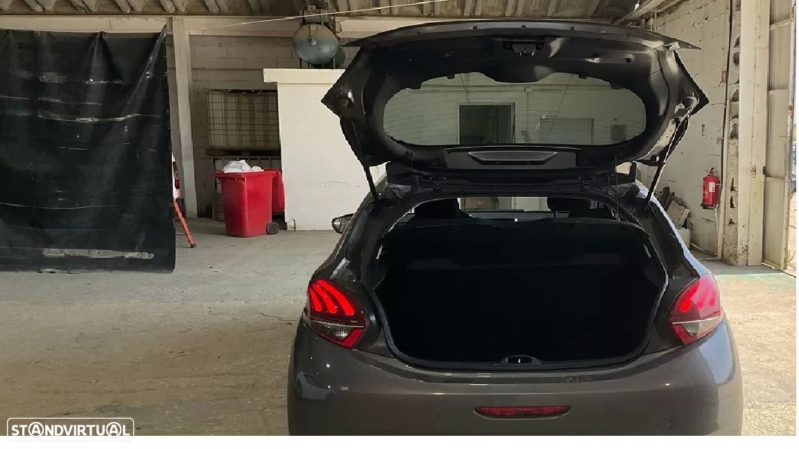 Peugeot 208 1.5 BlueHDi Signature - 18