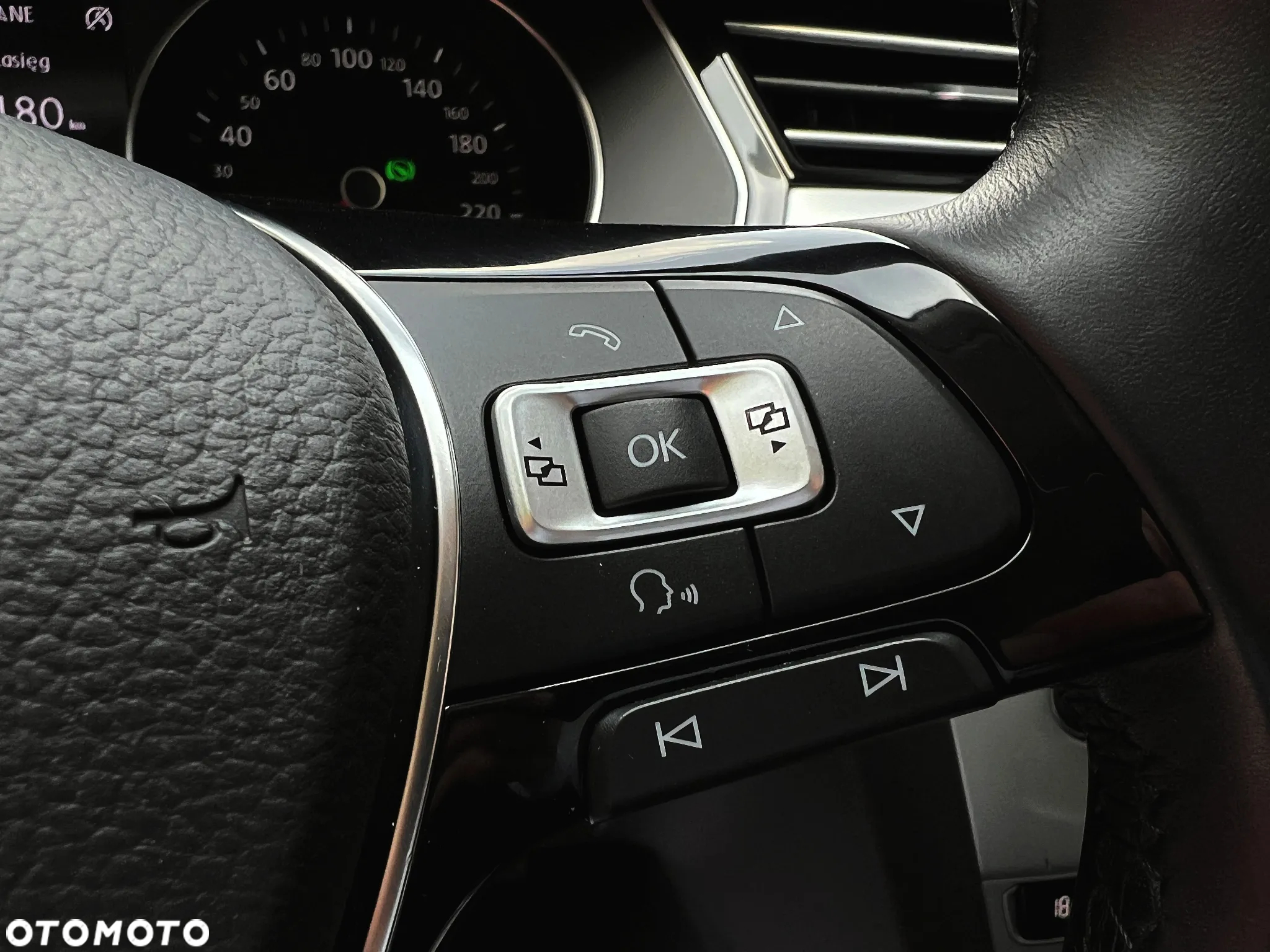 Volkswagen Passat 2.0 TDI Business DSG - 29