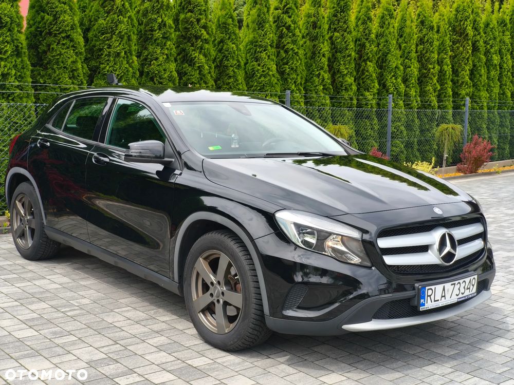 Mercedes-Benz GLA 180 Urban - 12