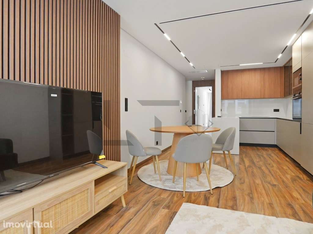 Apartamento T1 Totalmente Renovado com Acabamentos de Luxo, Varanda... - Grande imagem: 2/19