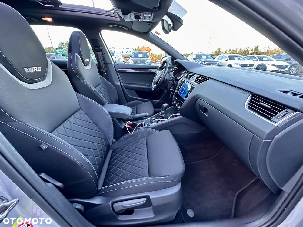 Skoda Octavia Combi 2.0 TDI DSG RS - 21