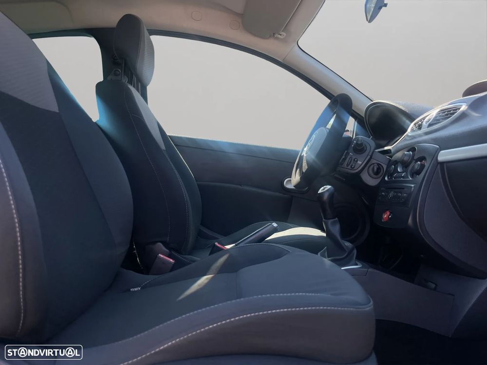 Renault Clio 1.2 16V GT - 15