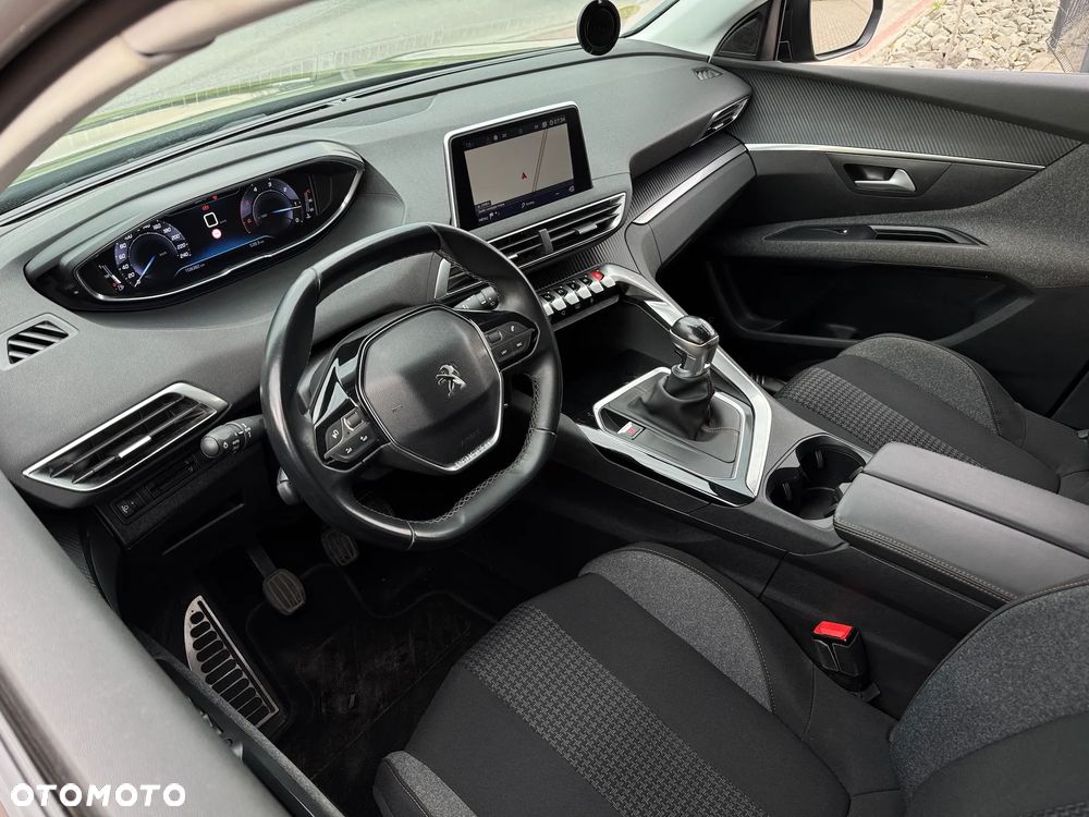 Peugeot 5008 - 5
