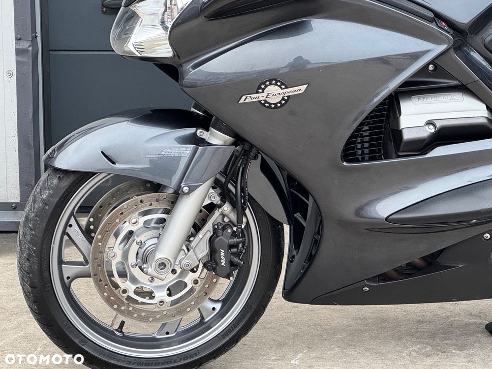 Honda ST - 24
