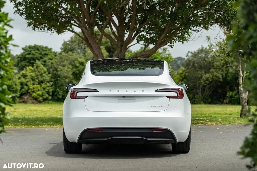 Tesla Model 3 Long Range - 5