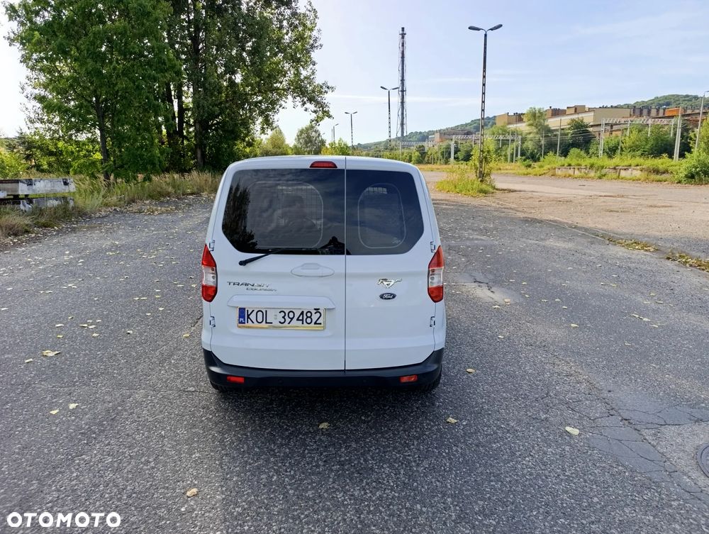Ford Transit Courier - 8