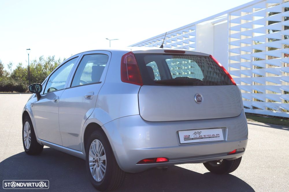 Fiat Grande Punto 1.3 M-Jet Free J15 - 18