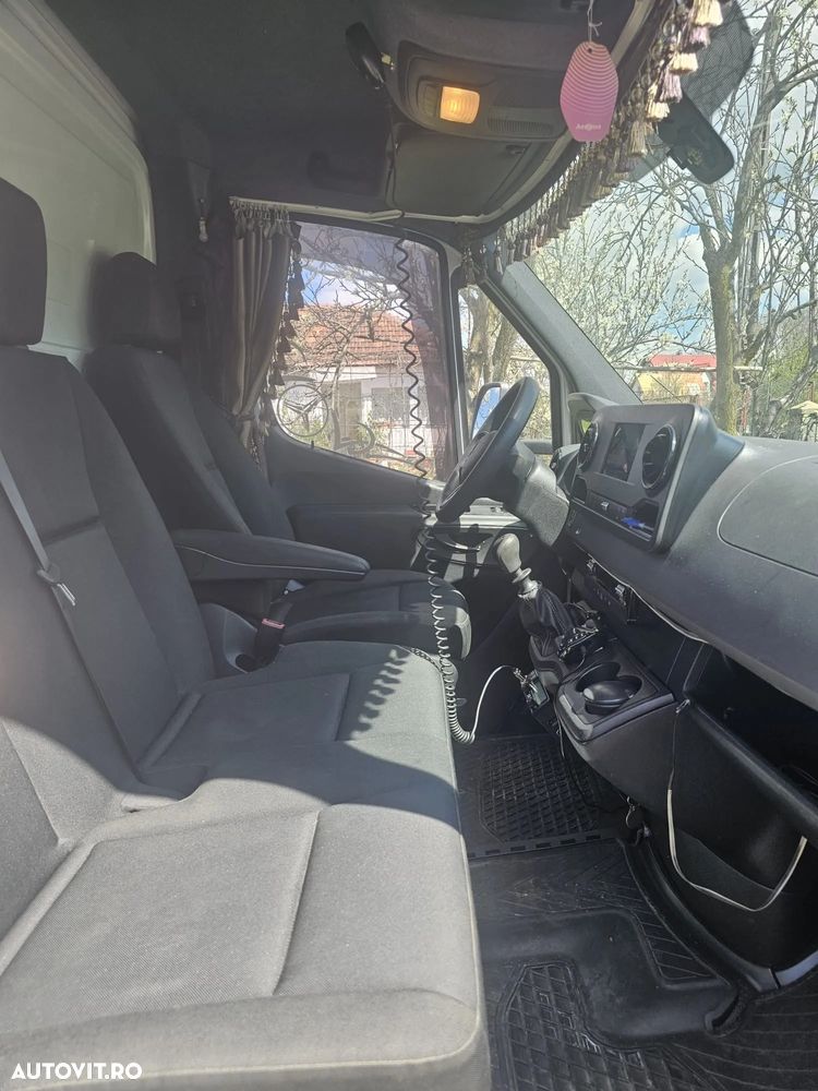 Mercedes-Benz Sprinter - 5