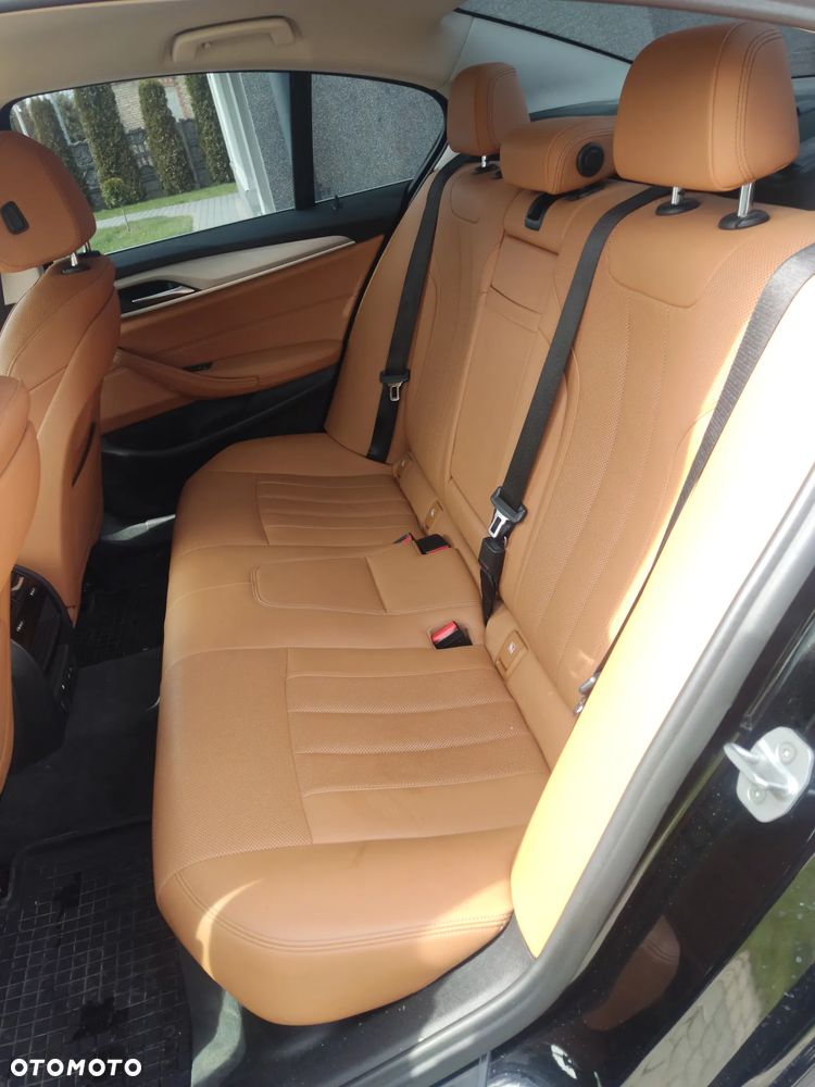 BMW Seria 5 520i mHEV Business Edition sport - 11