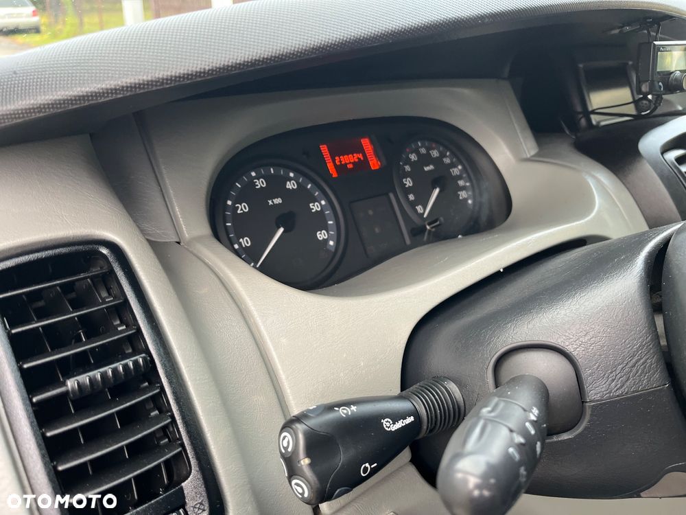 Renault TRAFIC - 13