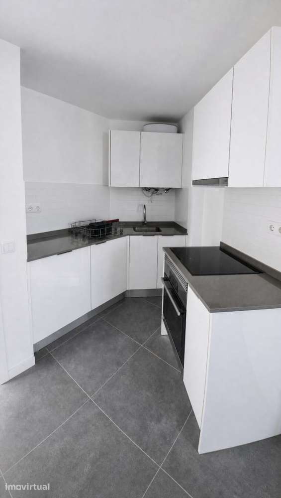 Apartamento T2 com parqueamenti e terraço. Vistas de mar - Grande imagem: 3/8