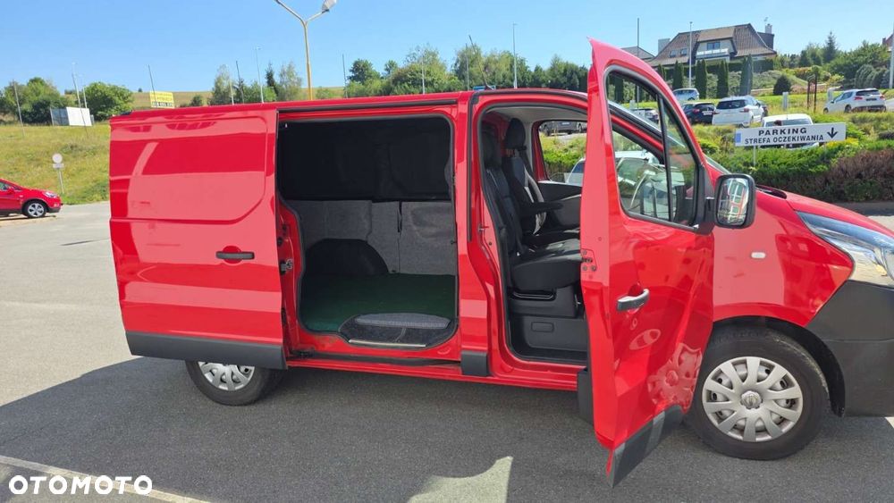 Nissan NV300 - 11