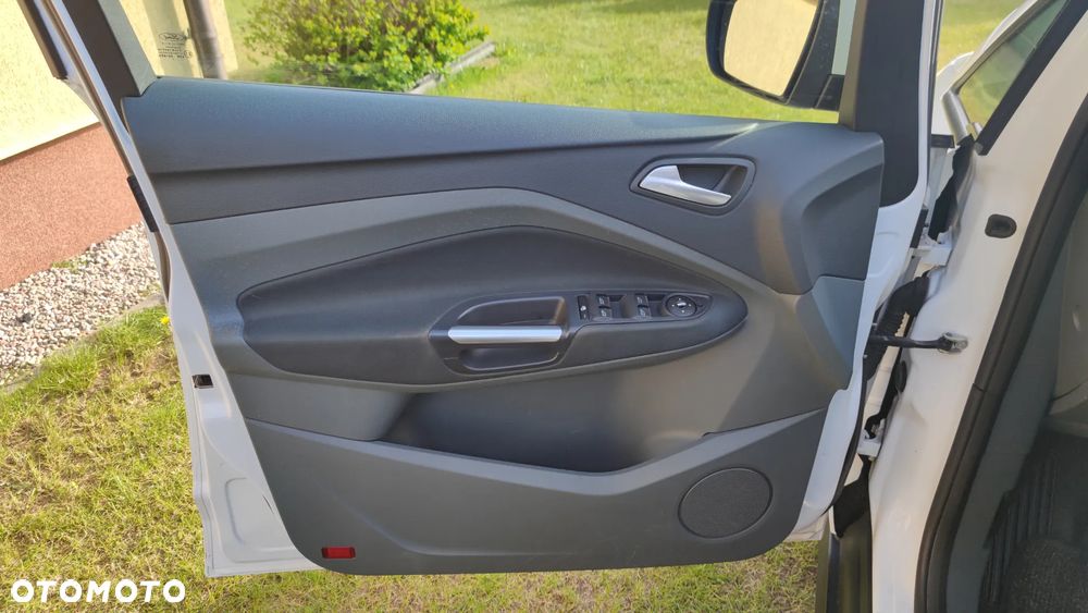 Ford Grand C-MAX - 28