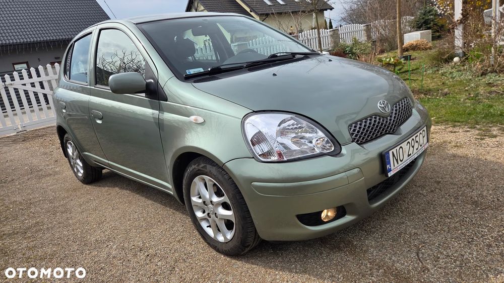 Toyota Yaris - 1