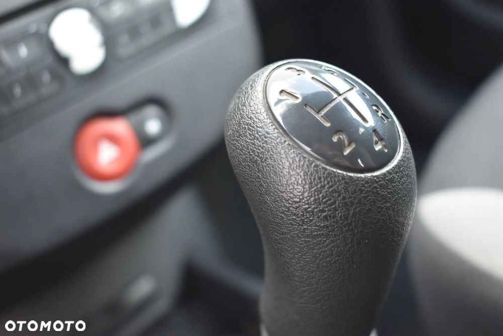 Renault Clio - 11