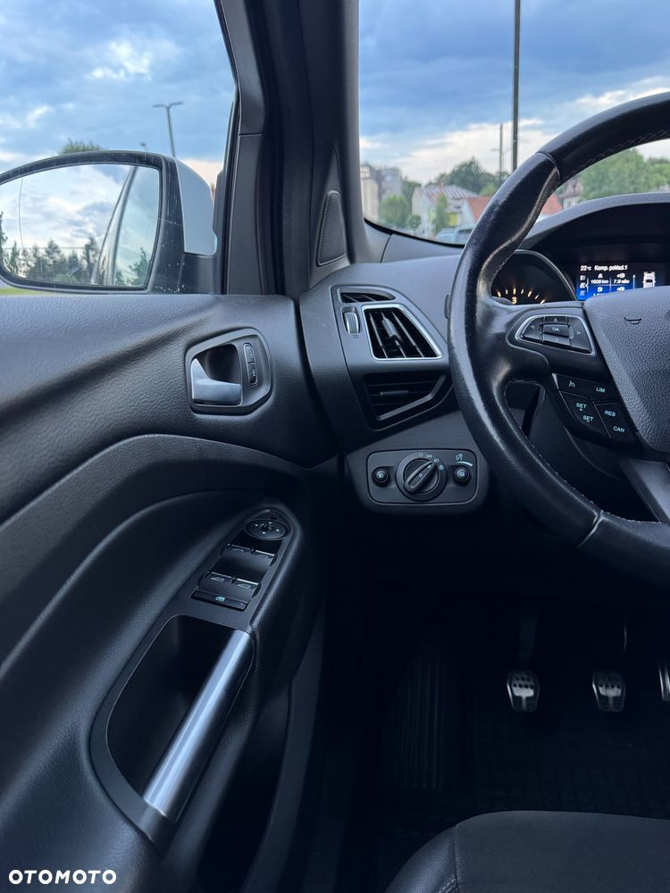 Ford Kuga 2.0 TDCi 4x4 ST-Line - 19