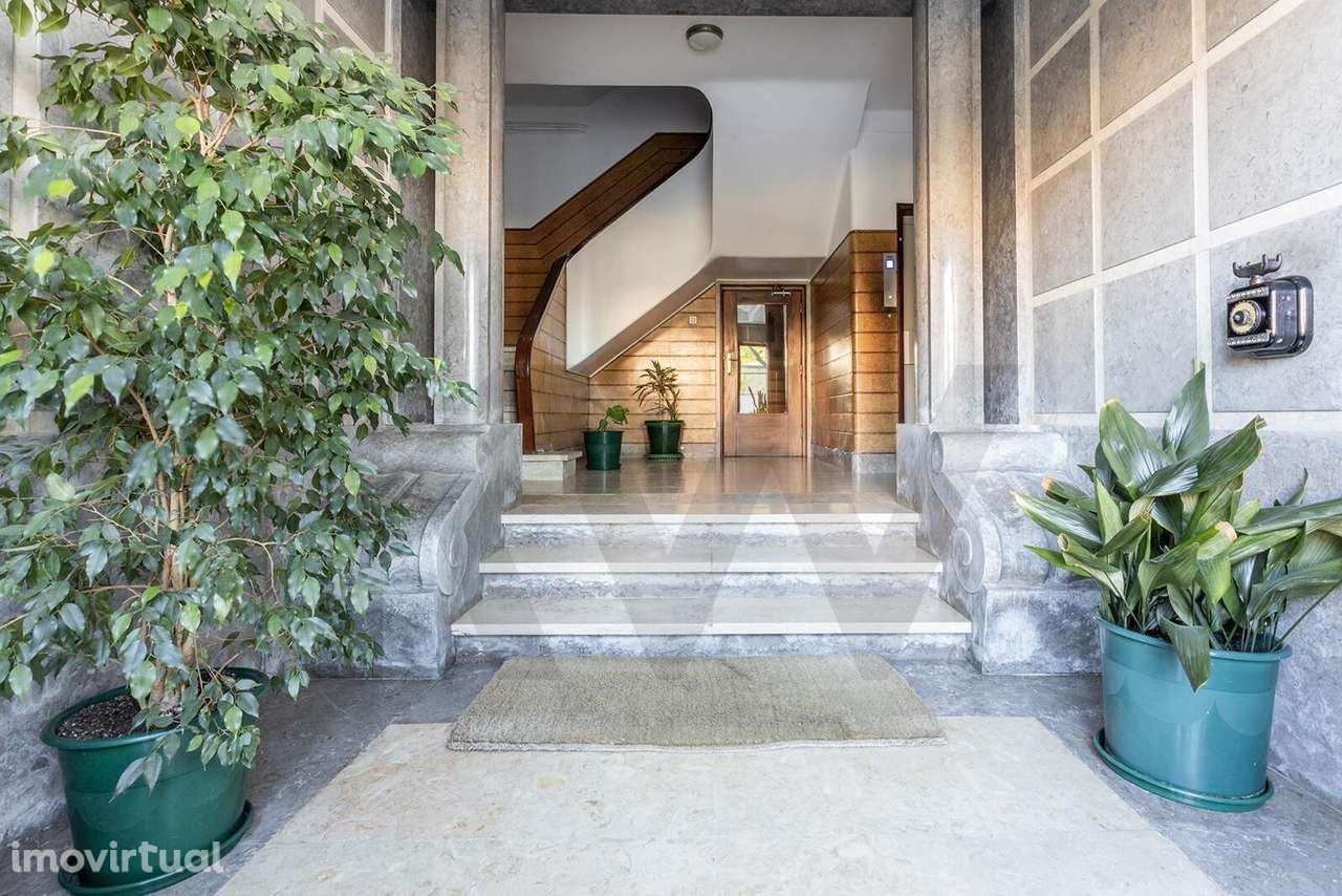 T5 Na Alameda D. Afonso Henriques - Oportunidade de personalizar a sua - Grande imagem: 2/35