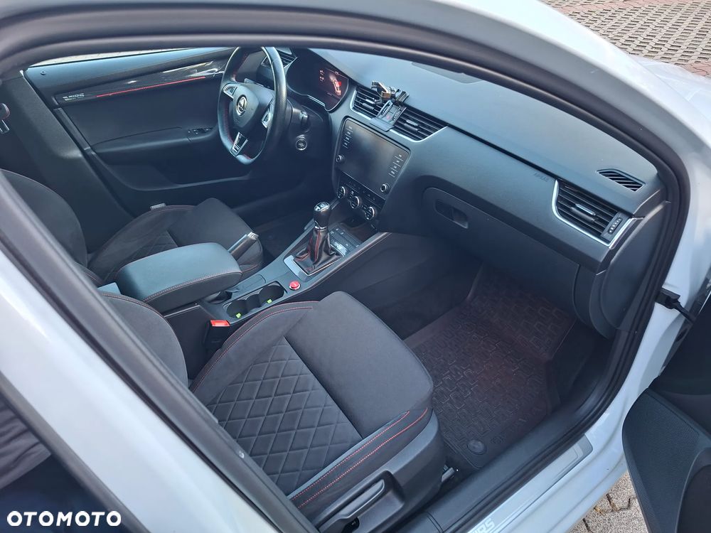 Skoda Octavia 2.0 TSI RS 245 - 10