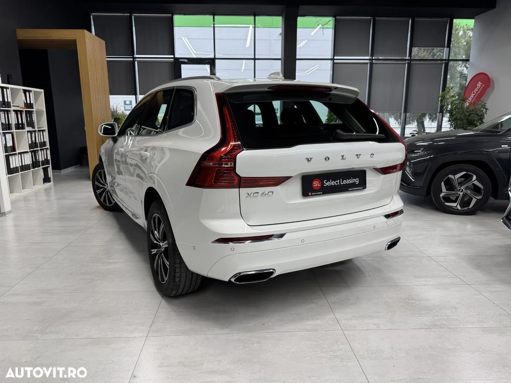 Volvo XC 60 T6 AWD Recharge Geartronic Inscription - 4