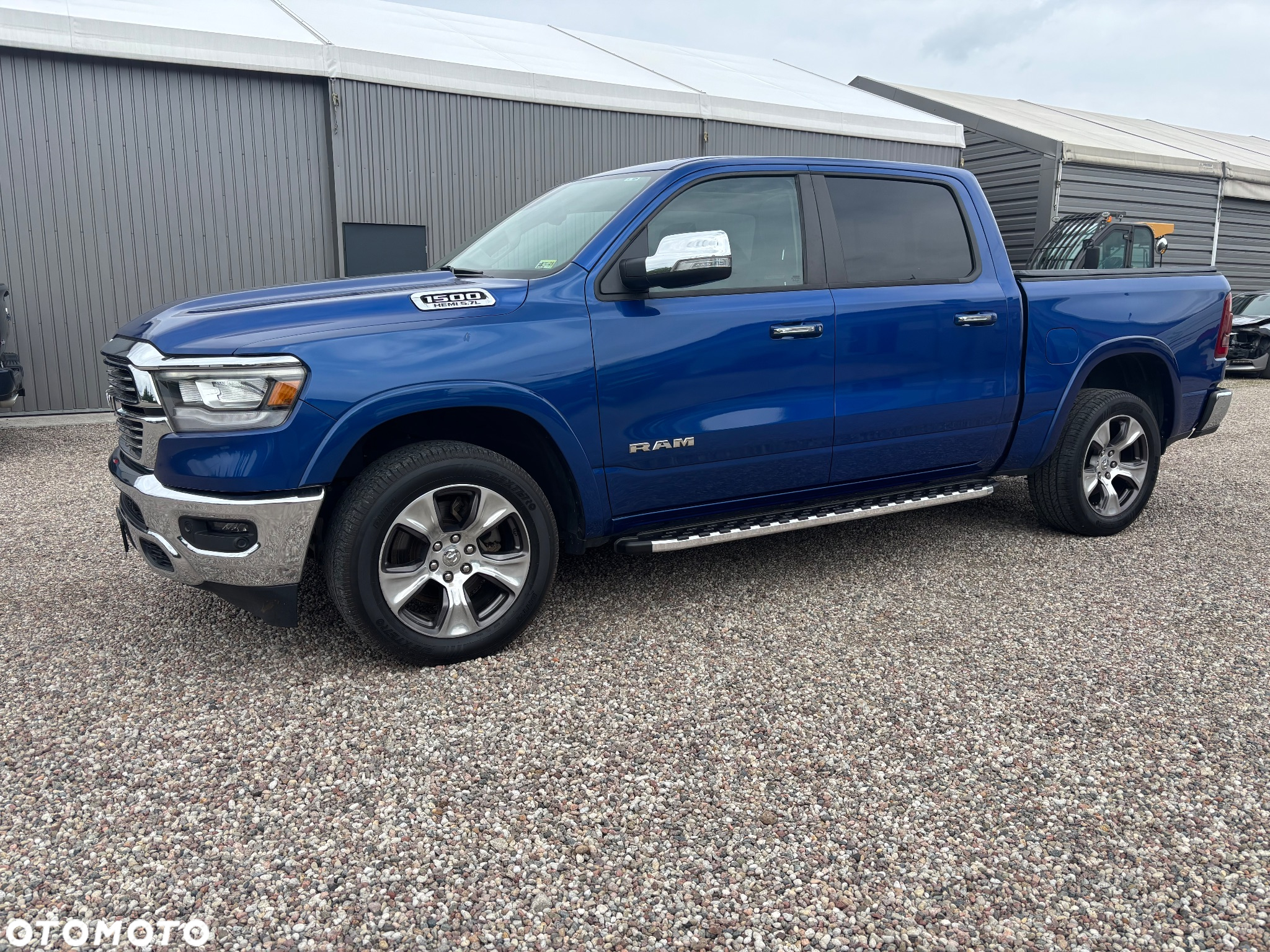 RAM 1500 Crew Cab Laramie - 2
