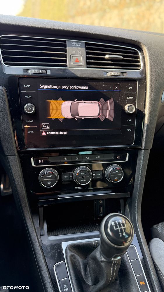 Volkswagen Golf - 21