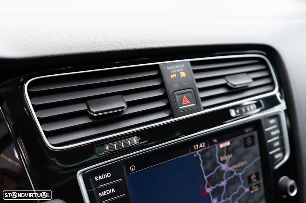 VW Golf Variant 1.6 TDi R-Line DSG - 39