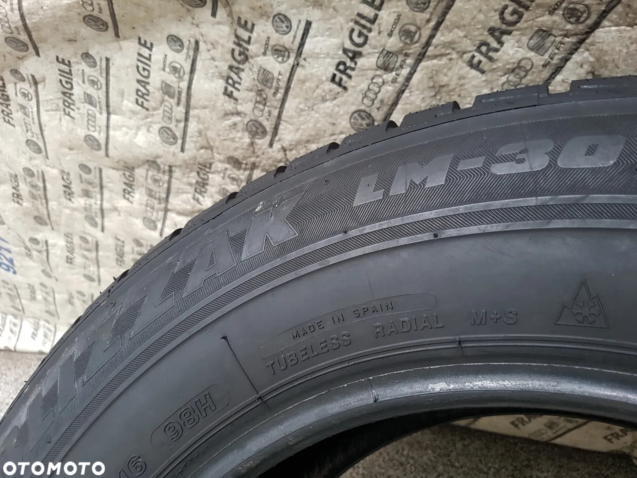 BRIDGESTONE BLIZAK LM-30 215/65R16 215/65/16 - 7