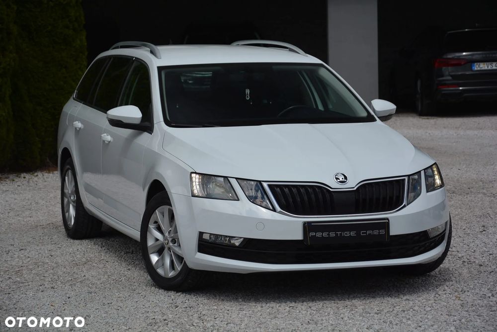 Skoda Octavia 1.6 TDI DSG Ambition - 2