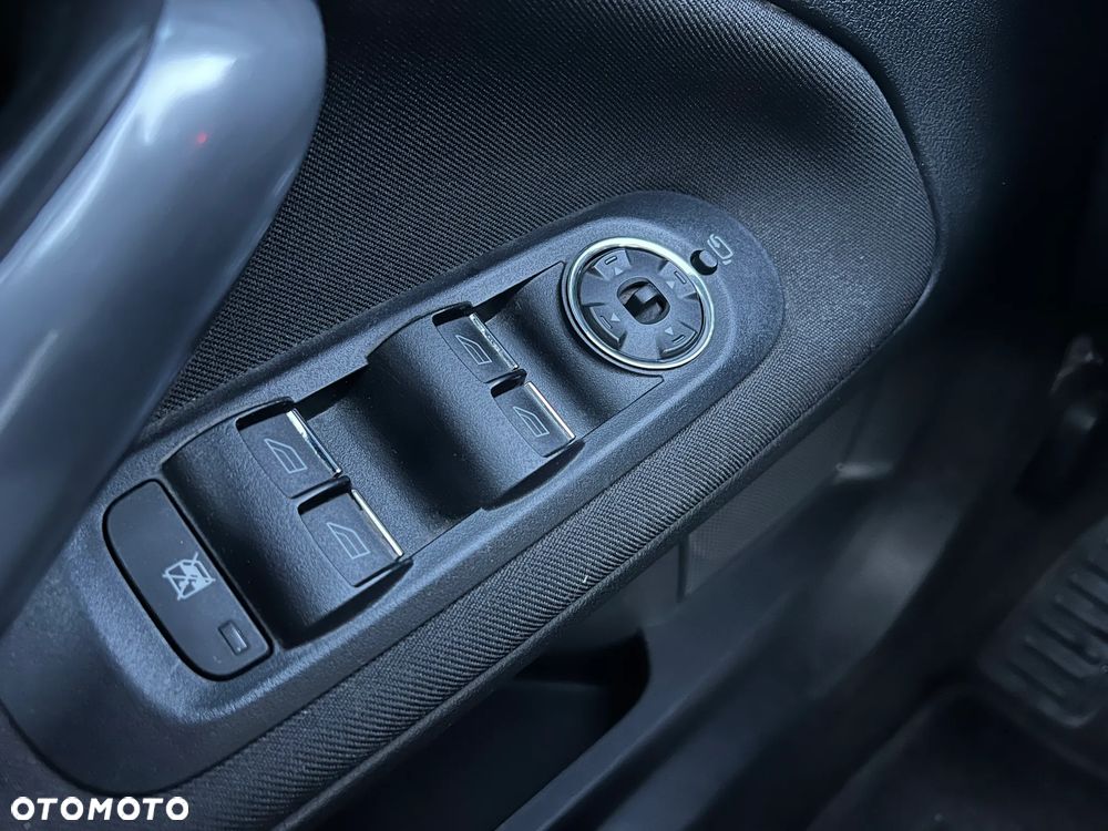 Ford Mondeo - 16