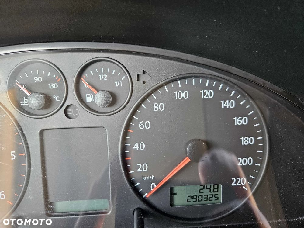 Volkswagen Caravelle - 16