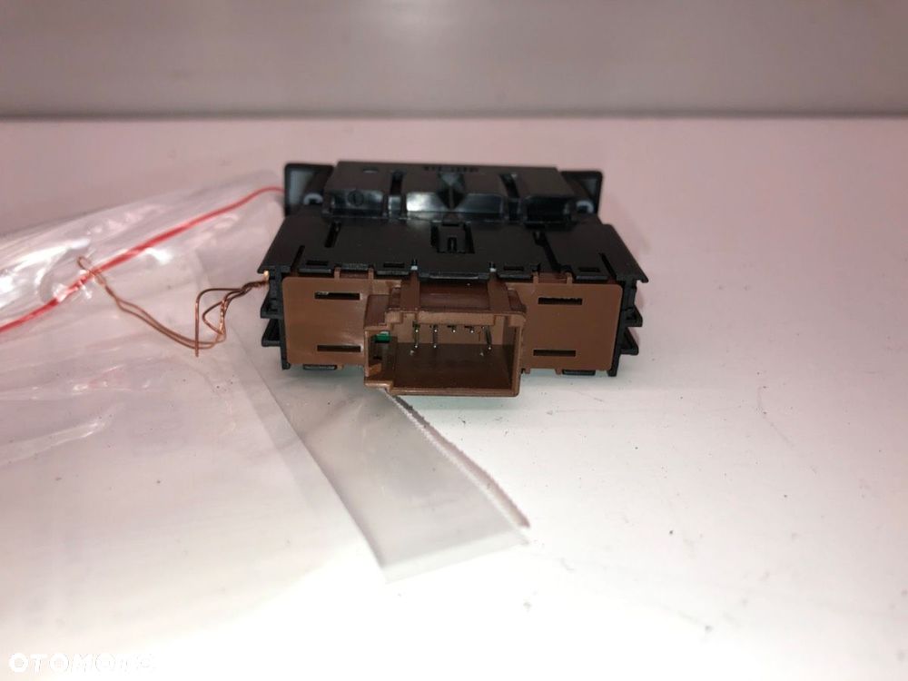 PRZYCISK GUZIK START STOP  MAN TGE Autobus 2017 - 2022 2.0 TDI 130 kW [177 KM] olej napędowy 2017 - - 4