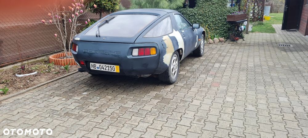 Porsche 928 - 4
