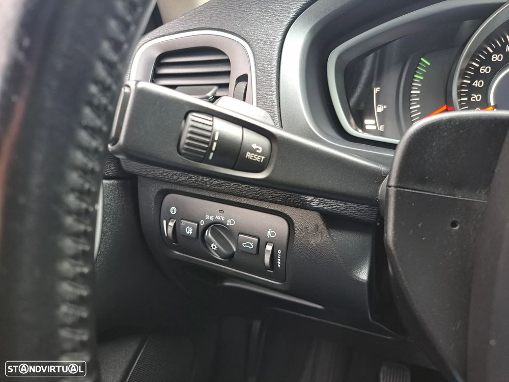 Volvo V40 D2 Kinetic - 16