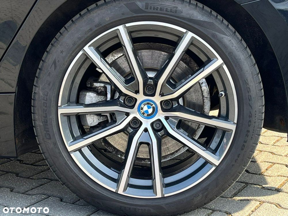 BMW Seria 3 330e xDrive Sport Line - 14