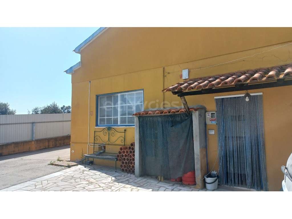 Moradia Térrea com Grande Área Urbana e Projeto Aprovado para Lar d... - Grande imagem: 3/26